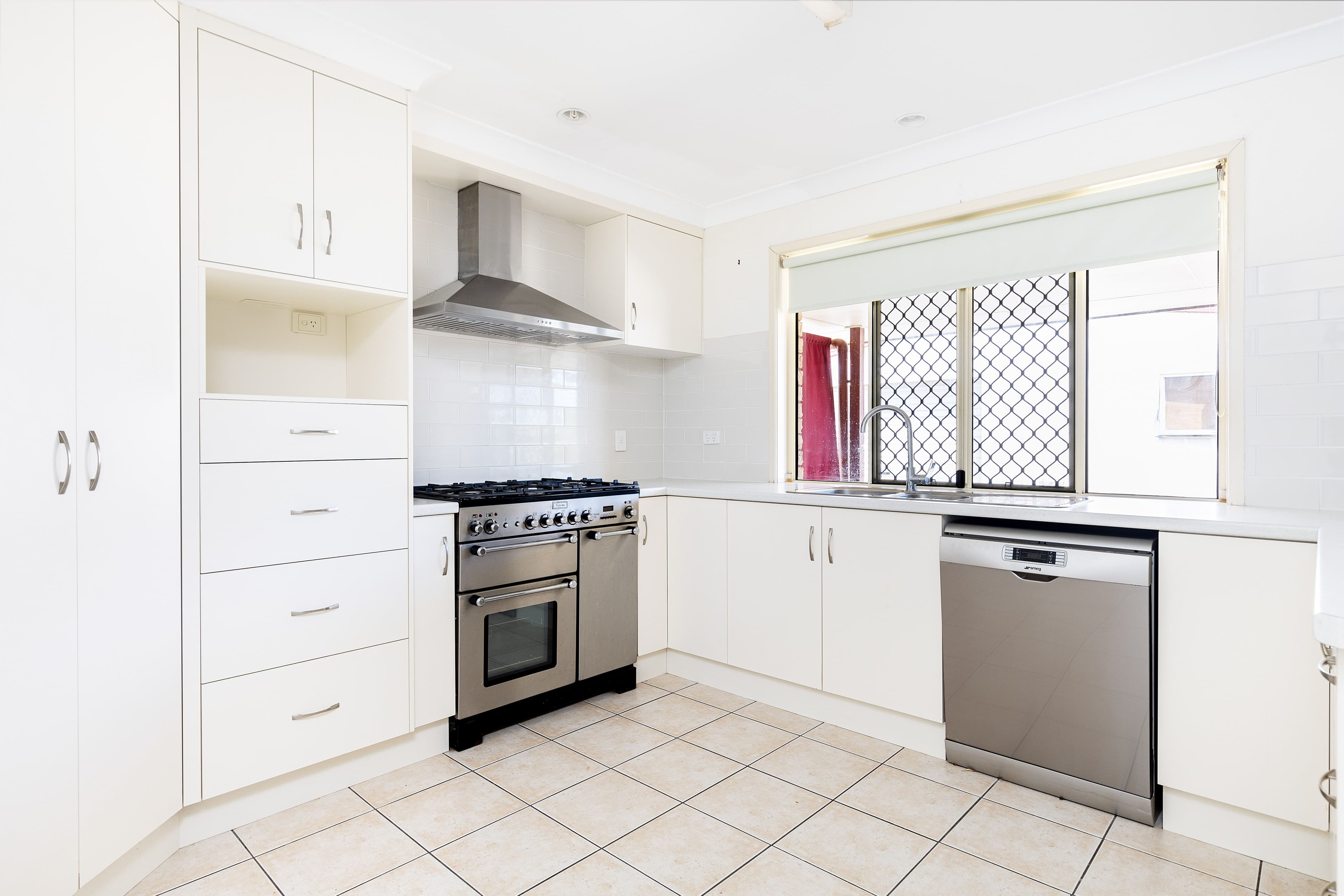 12 Haswell Street, Emerald QLD 4720, Emerald - Thumbnail 6