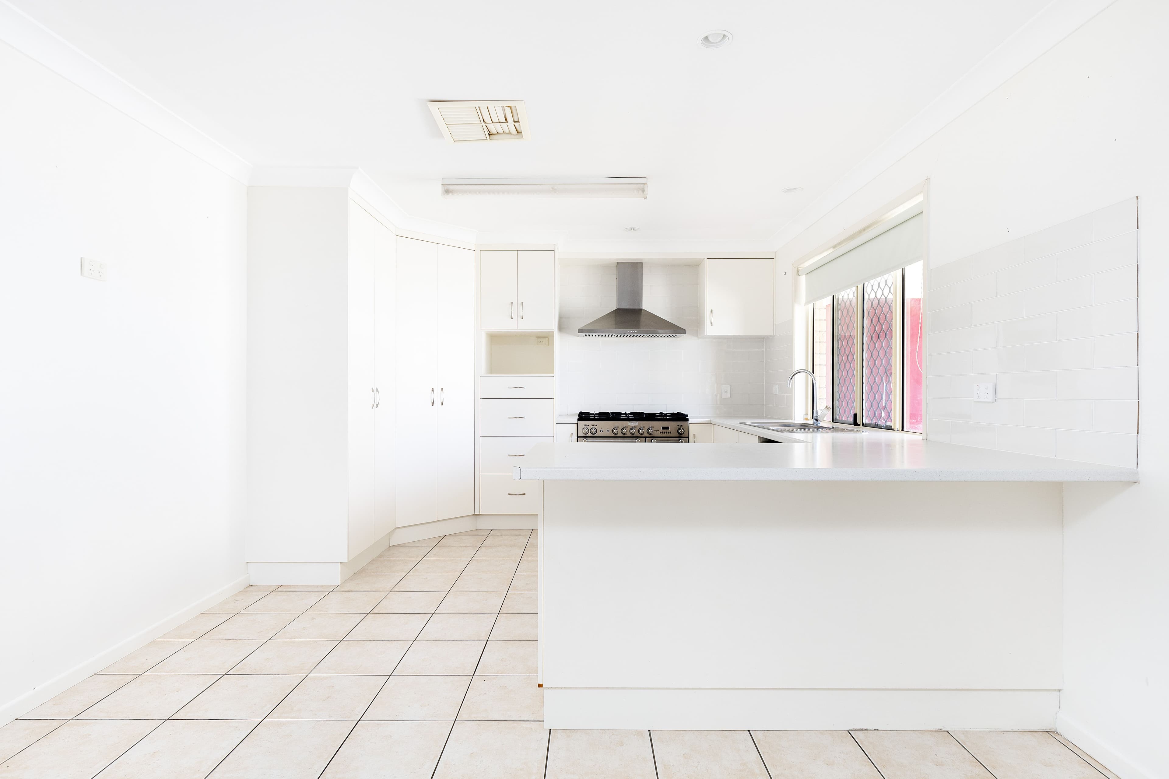 12 Haswell Street, Emerald QLD 4720, Emerald - Thumbnail 7