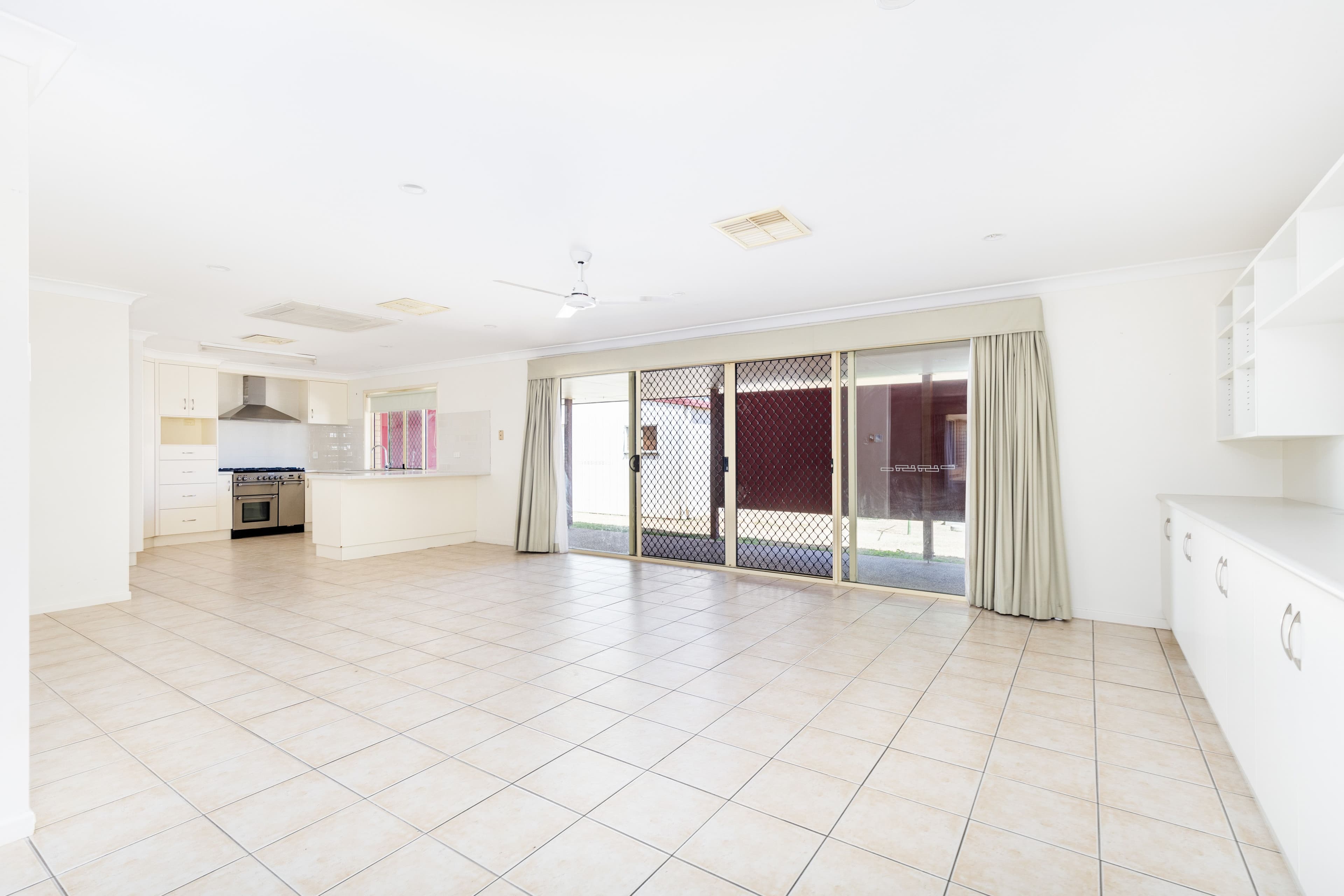 12 Haswell Street, Emerald QLD 4720, Emerald - Thumbnail 8