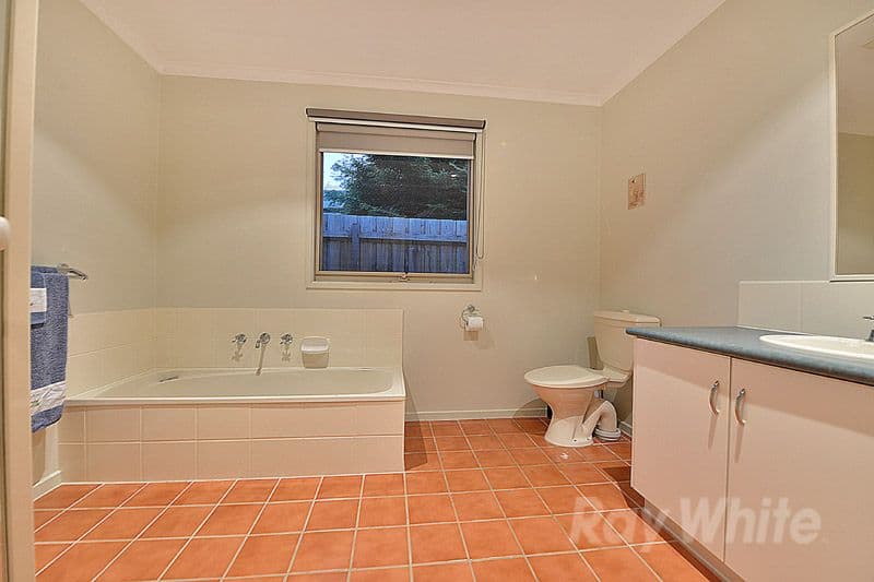 19 Outlook Court, FERNTREE GULLY VIC 3156, Ferntree Gully - Thumbnail 8