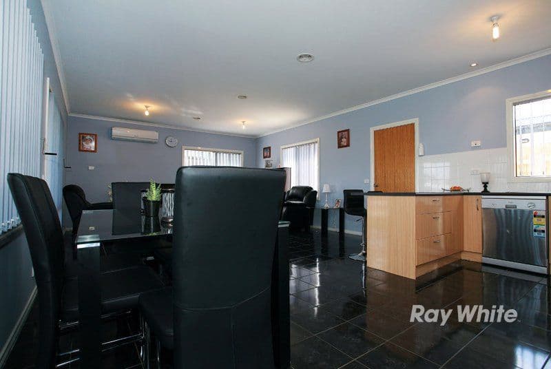 4 Hayes Road, HAMPTON PARK VIC 3976, Hampton Park - Thumbnail 8