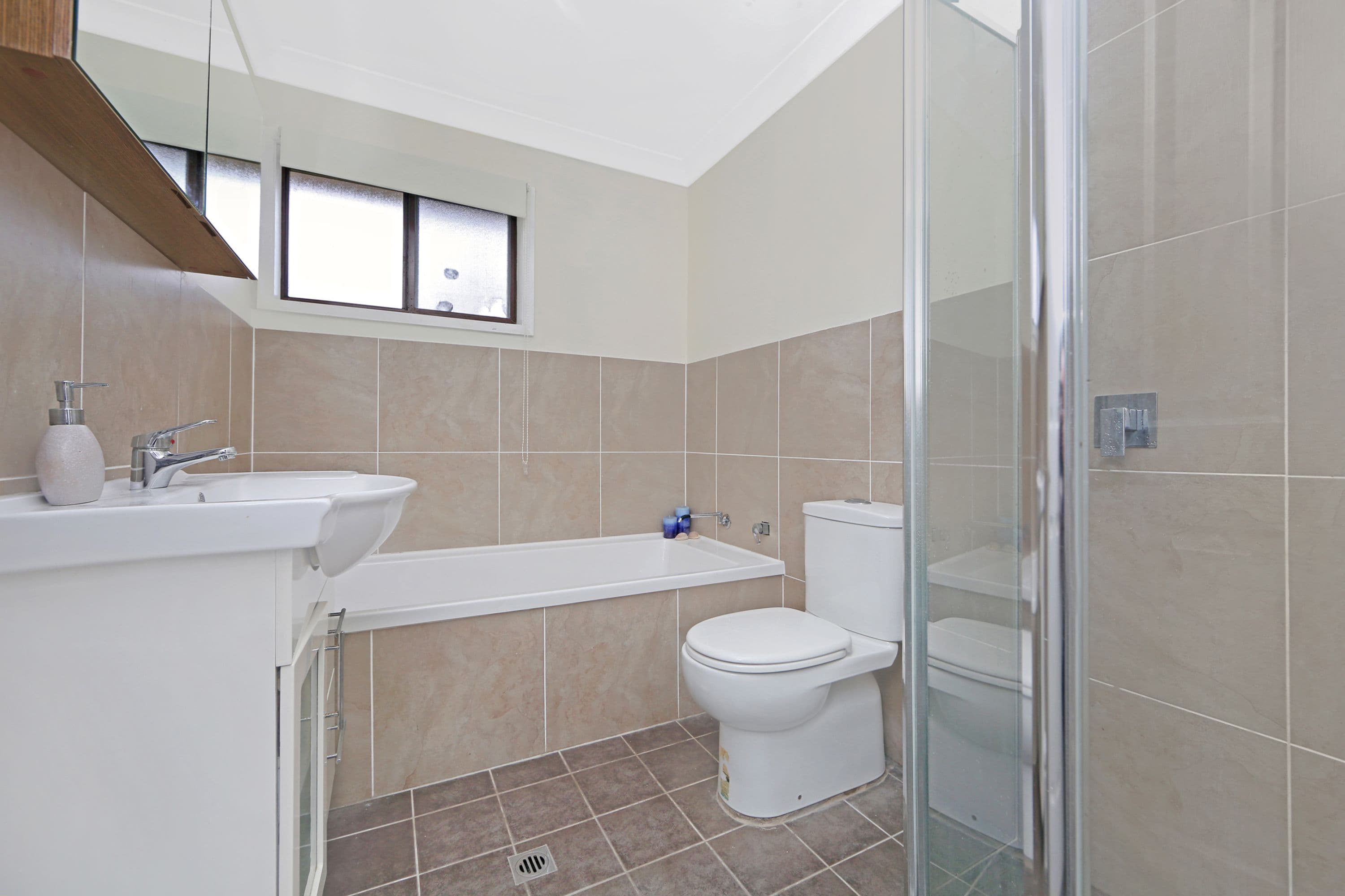28 Vales Road, Mannering Park - Thumbnail 3