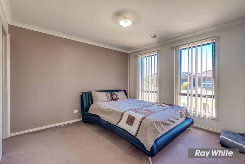 13 FETLOCK Drive, Truganina VIC 3029, Truganina - Thumbnail 4