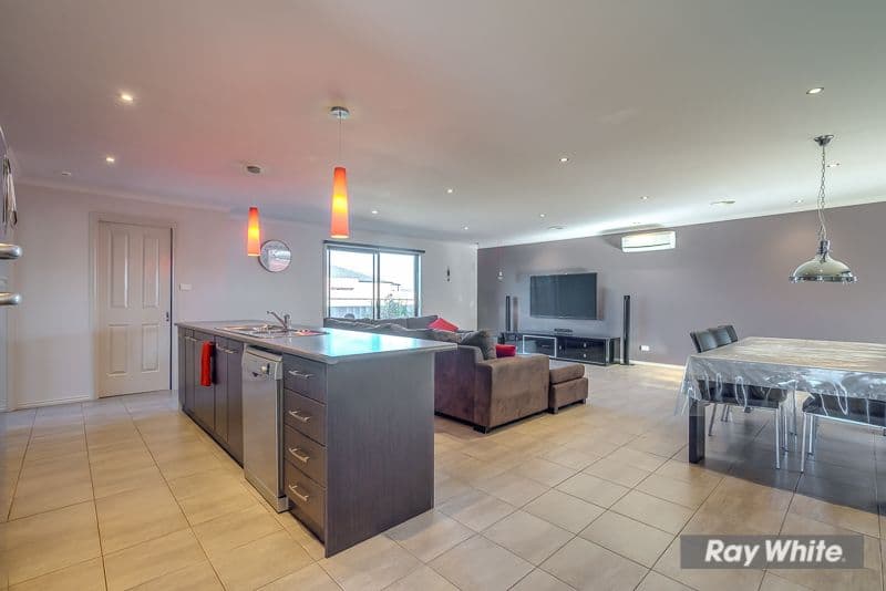 13 FETLOCK Drive, Truganina VIC 3029, Truganina - Thumbnail 7