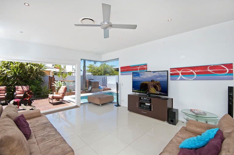 26 Vatakoula Parade, MERMAID WATERS QLD 4218, Mermaid Waters - Thumbnail 2
