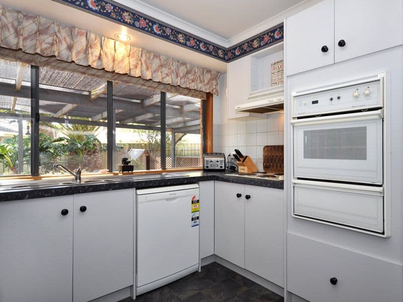 6 Ilex Court, MORPHETT VALE SA 5162, Morphett Vale - Thumbnail 5