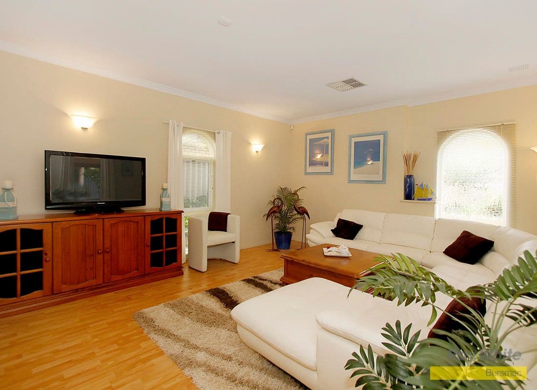40 Ardleigh Crescent, HAMERSLEY WA 6022, Hamersley - Thumbnail 3