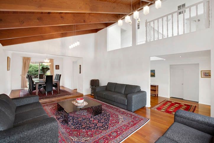 2 Myron Place, DONCASTER VIC 3108, Doncaster - Thumbnail 3