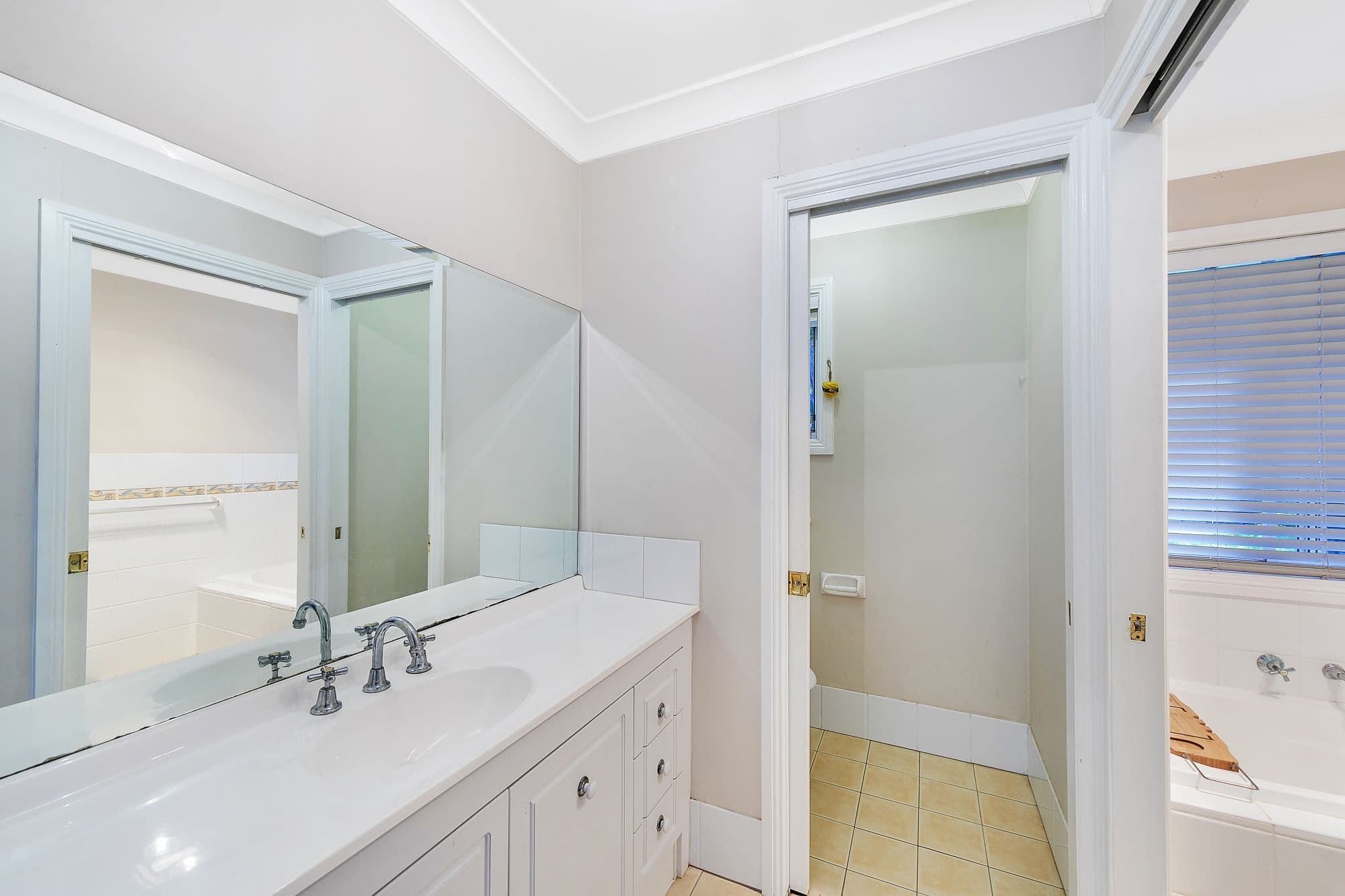 53 Blenheim Avenue, Berkeley Vale - Thumbnail 5