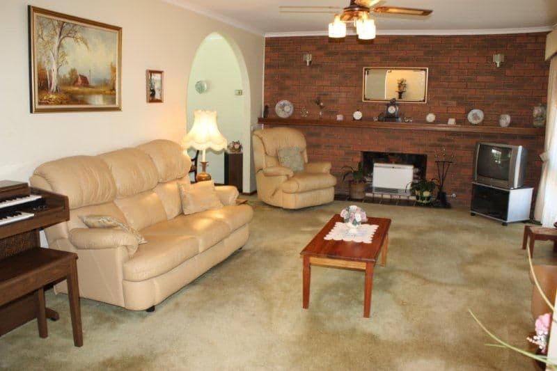 8  Shiraz Court, COROWA NSW 2646, Corowa - Thumbnail 2