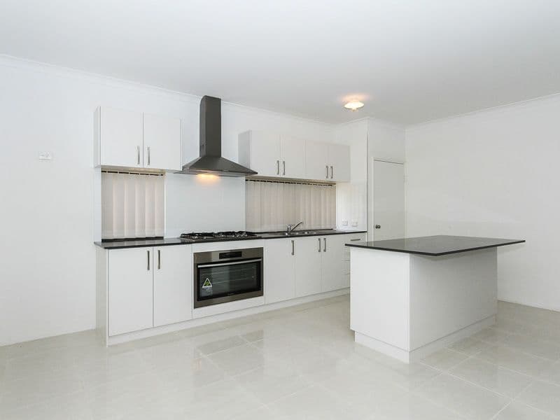 100 Fennell Crescent, Wattle Grove WA 6107, Wattle Grove - Thumbnail 5