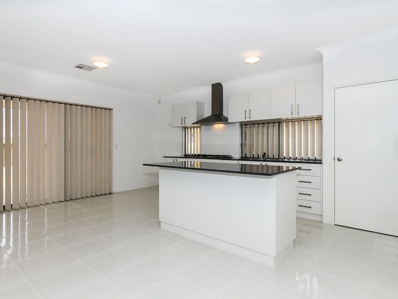 100 Fennell Crescent, Wattle Grove WA 6107, Wattle Grove - Thumbnail 6