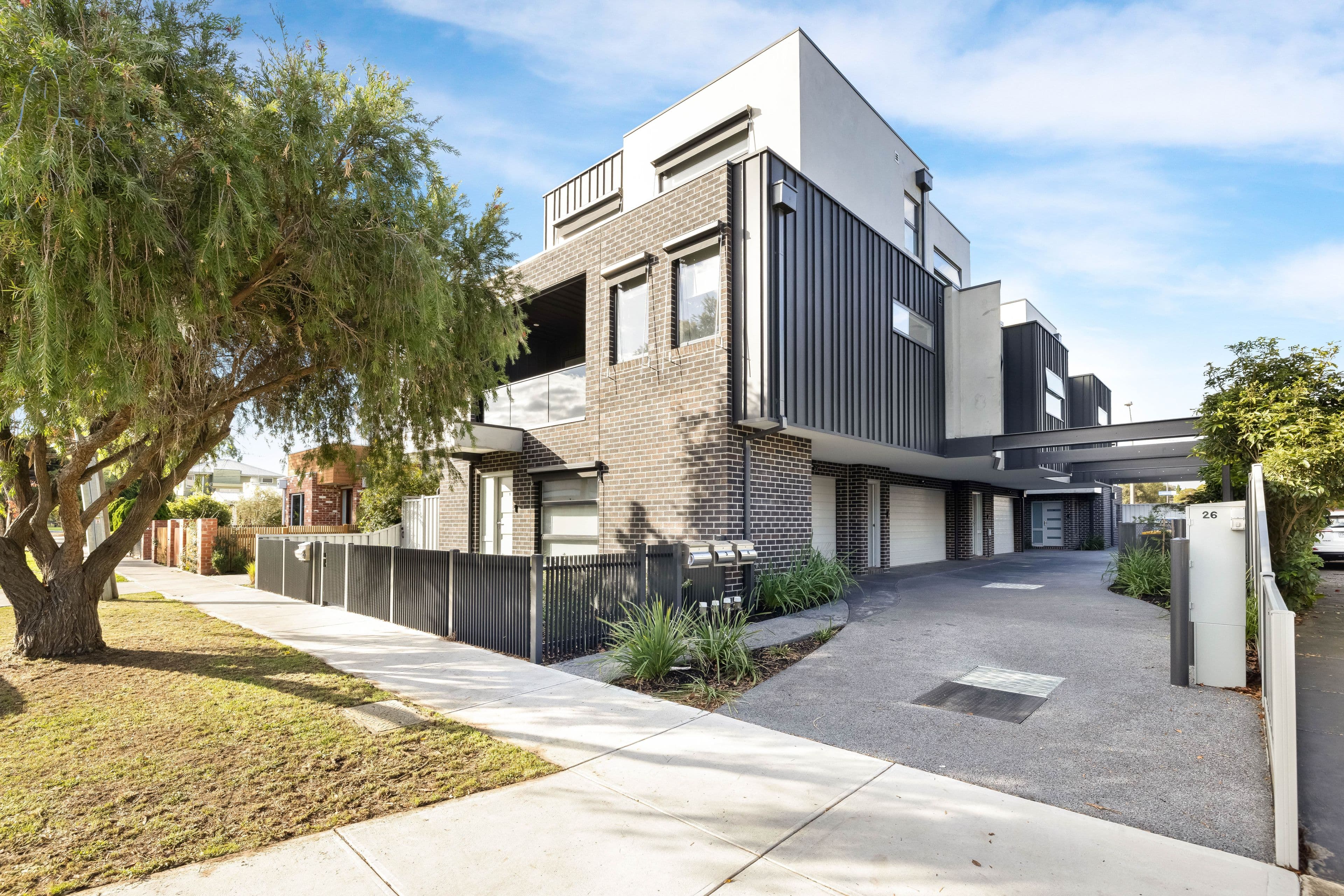 26 Lorensen Avenue, Coburg North VIC 3058, Coburg North - Thumbnail 2