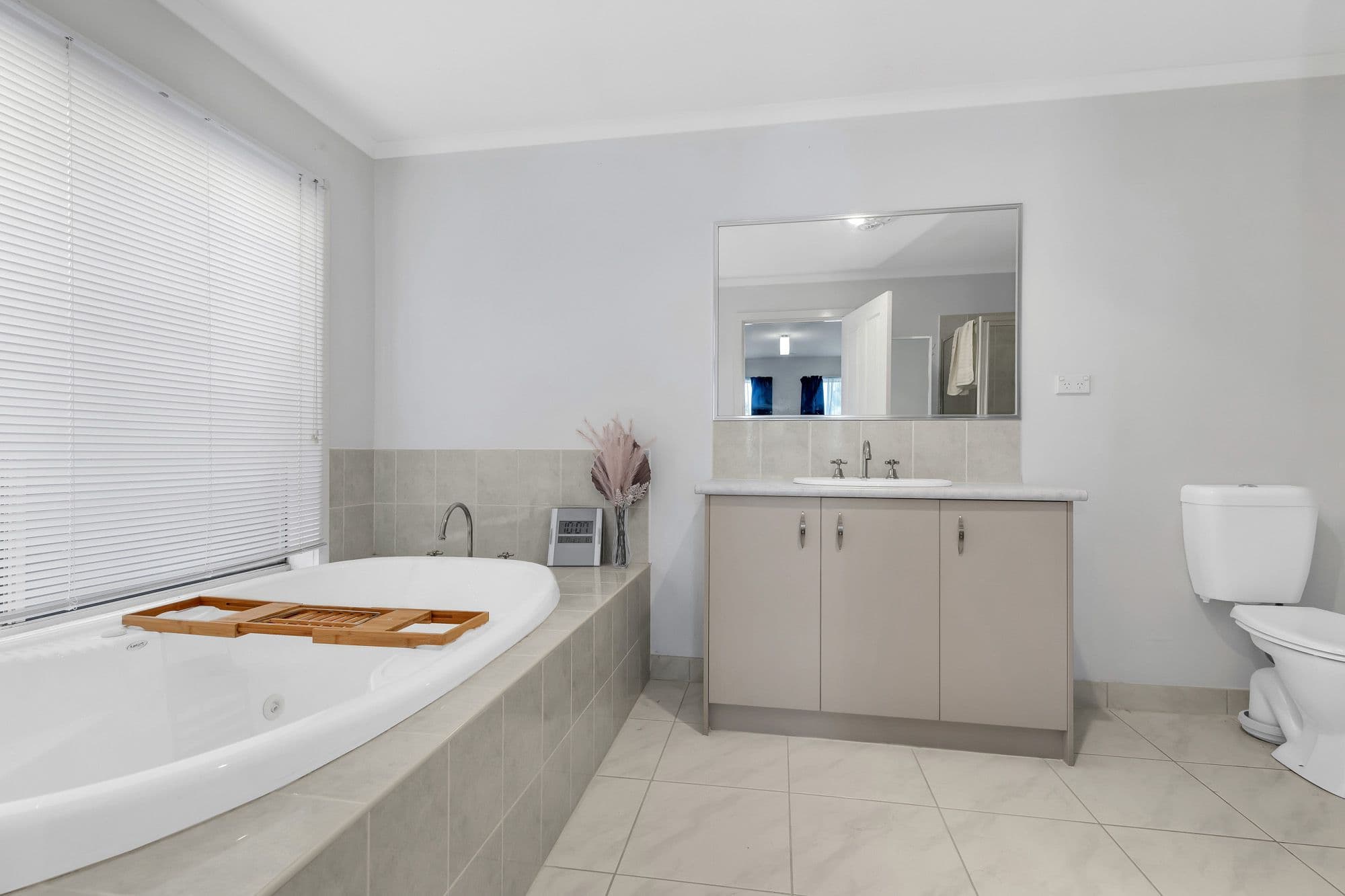 8 Eleni Place, Tarneit VIC 3029, Tarneit - Thumbnail 3