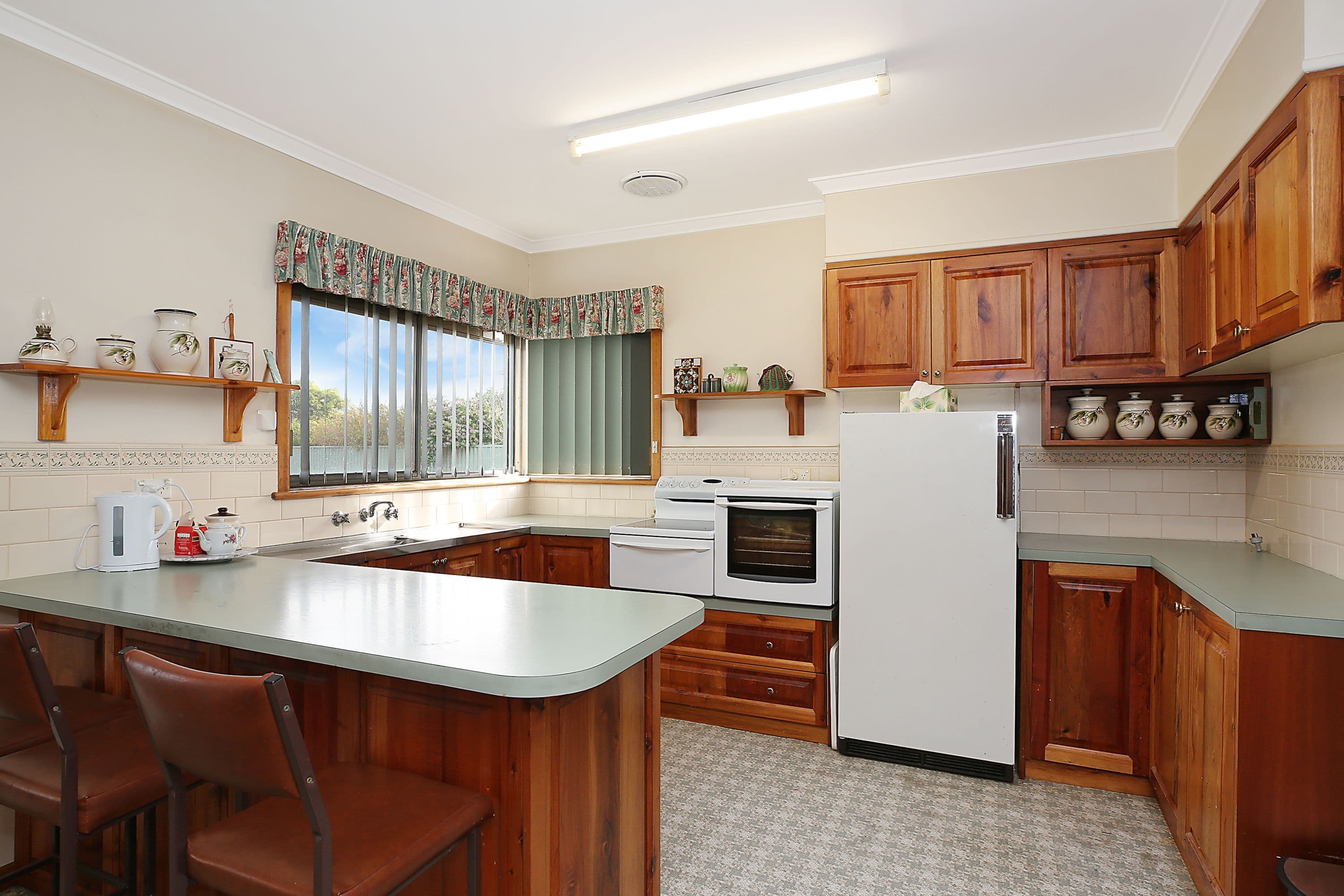 36 Walker Street, Cobden VIC 3266, Cobden - Thumbnail 6