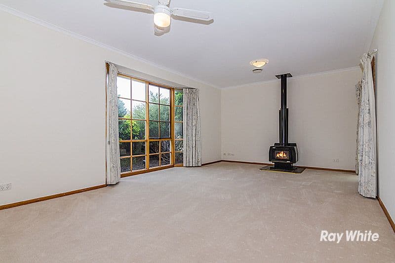 6 Yew Court, Cranbourne North VIC 3977, Cranbourne North - Thumbnail 2