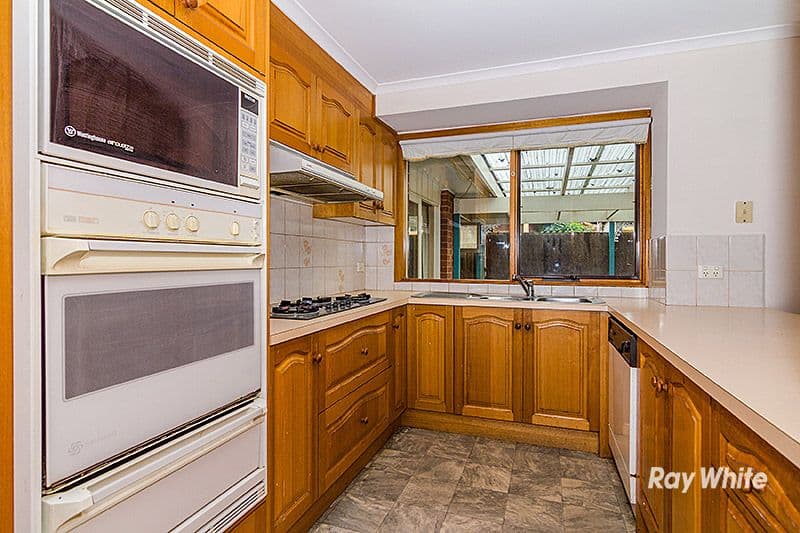 6 Yew Court, Cranbourne North VIC 3977, Cranbourne North - Thumbnail 5