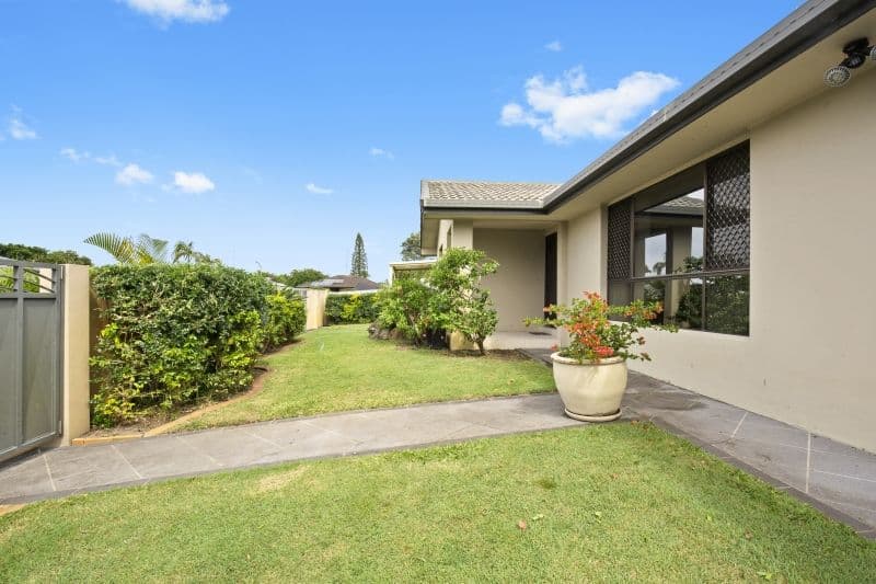 4 Maralinga Avenue, Mermaid Waters QLD 4218, Mermaid Waters - Thumbnail 3