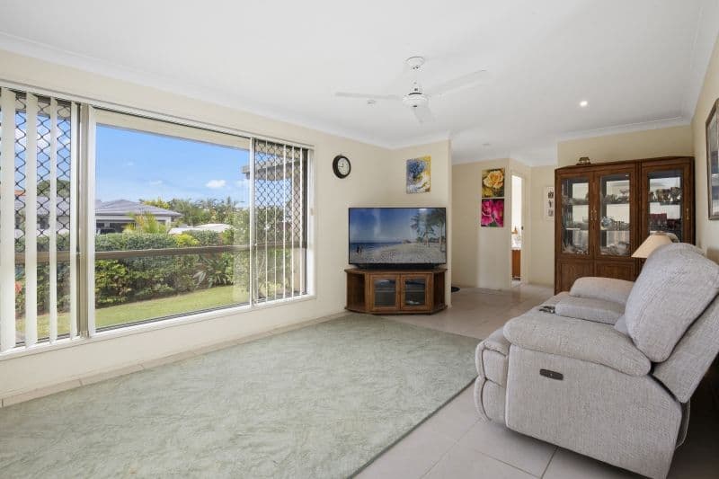 4 Maralinga Avenue, Mermaid Waters QLD 4218, Mermaid Waters - Thumbnail 4
