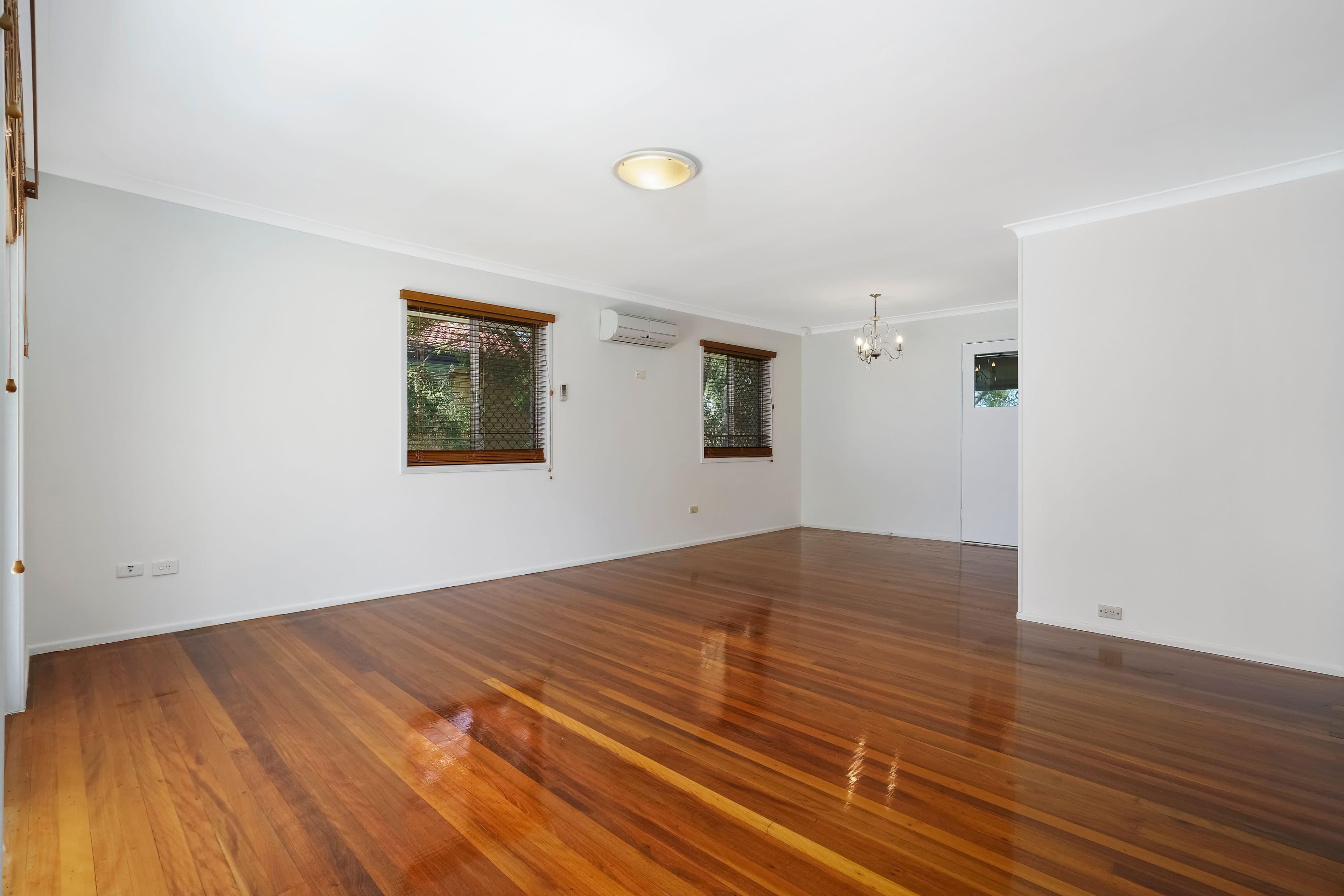 22 Menkira Street, Mansfield QLD 4122, Mansfield - Thumbnail 2