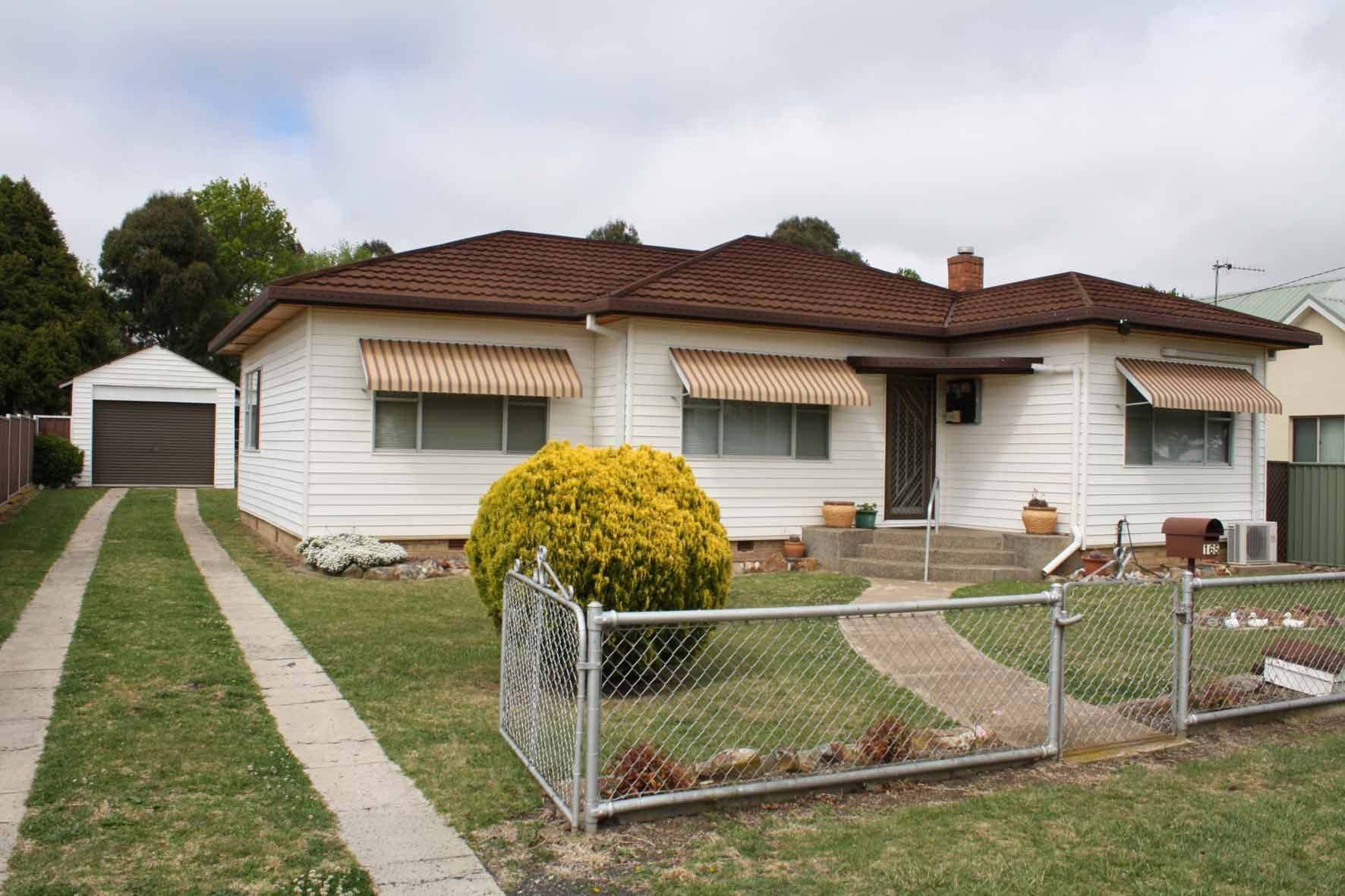 165 Taylor, GLEN INNES NSW 2370, Glen Innes - Image 1