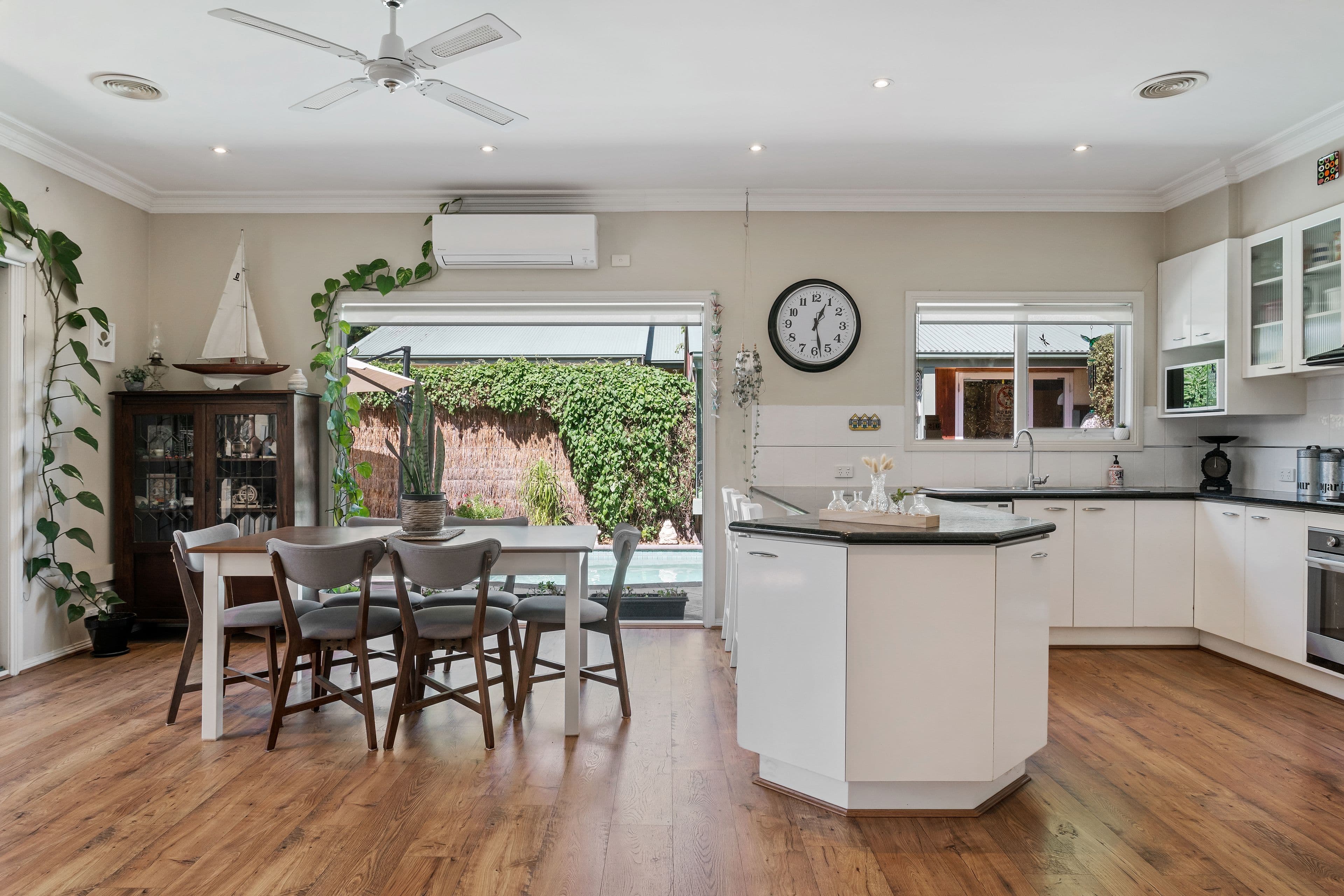 14 Leigh Road, Croydon VIC 3136, Croydon - Thumbnail 2