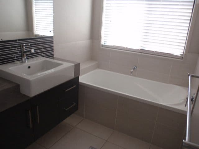 30 Brokenwood, Emerald QLD 4720, Emerald - Thumbnail 7