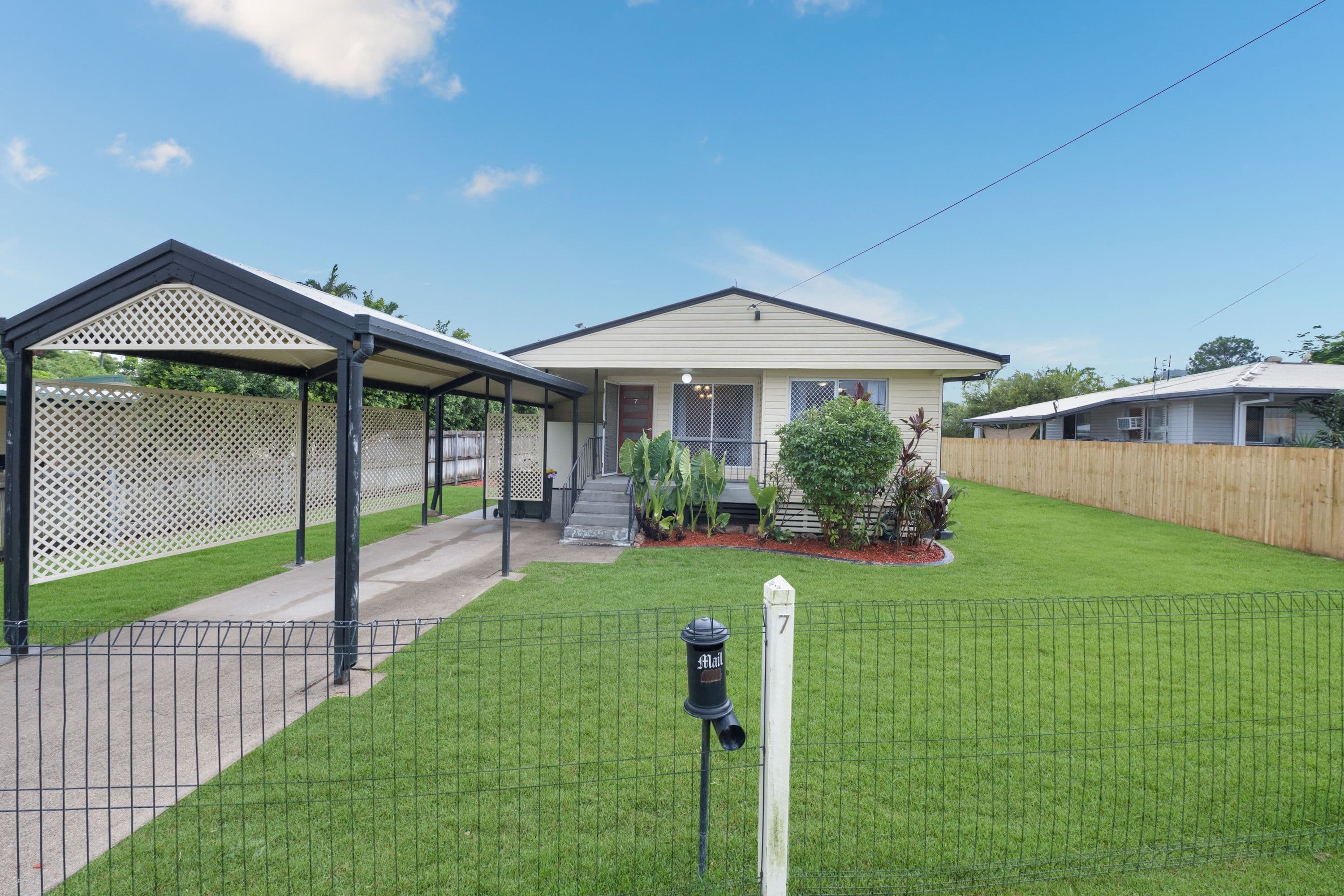 7 Jerrang Court, Rasmussen QLD 4815, Rasmussen - Image 1