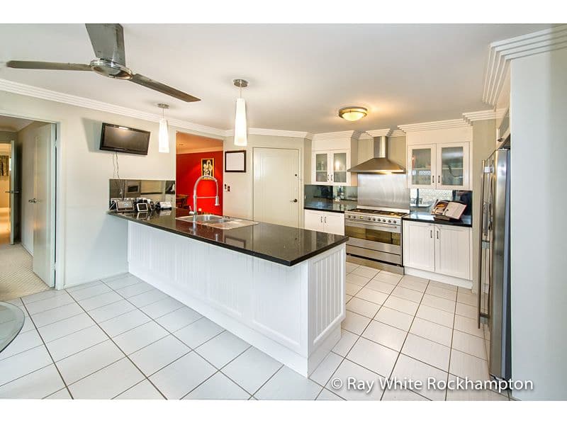 20 Julie Crescent, NORMAN GARDENS QLD 4701, Norman Gardens - Thumbnail 2