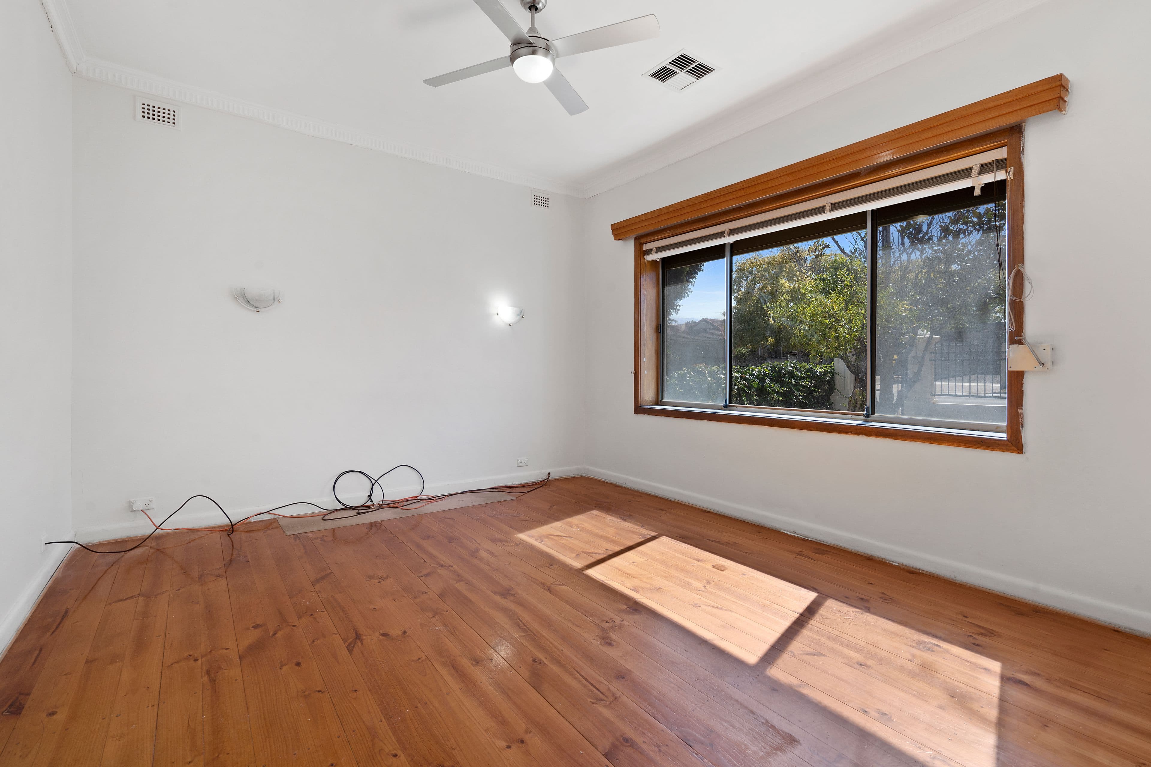 19 Catherine Road, Seabrook - Thumbnail 5
