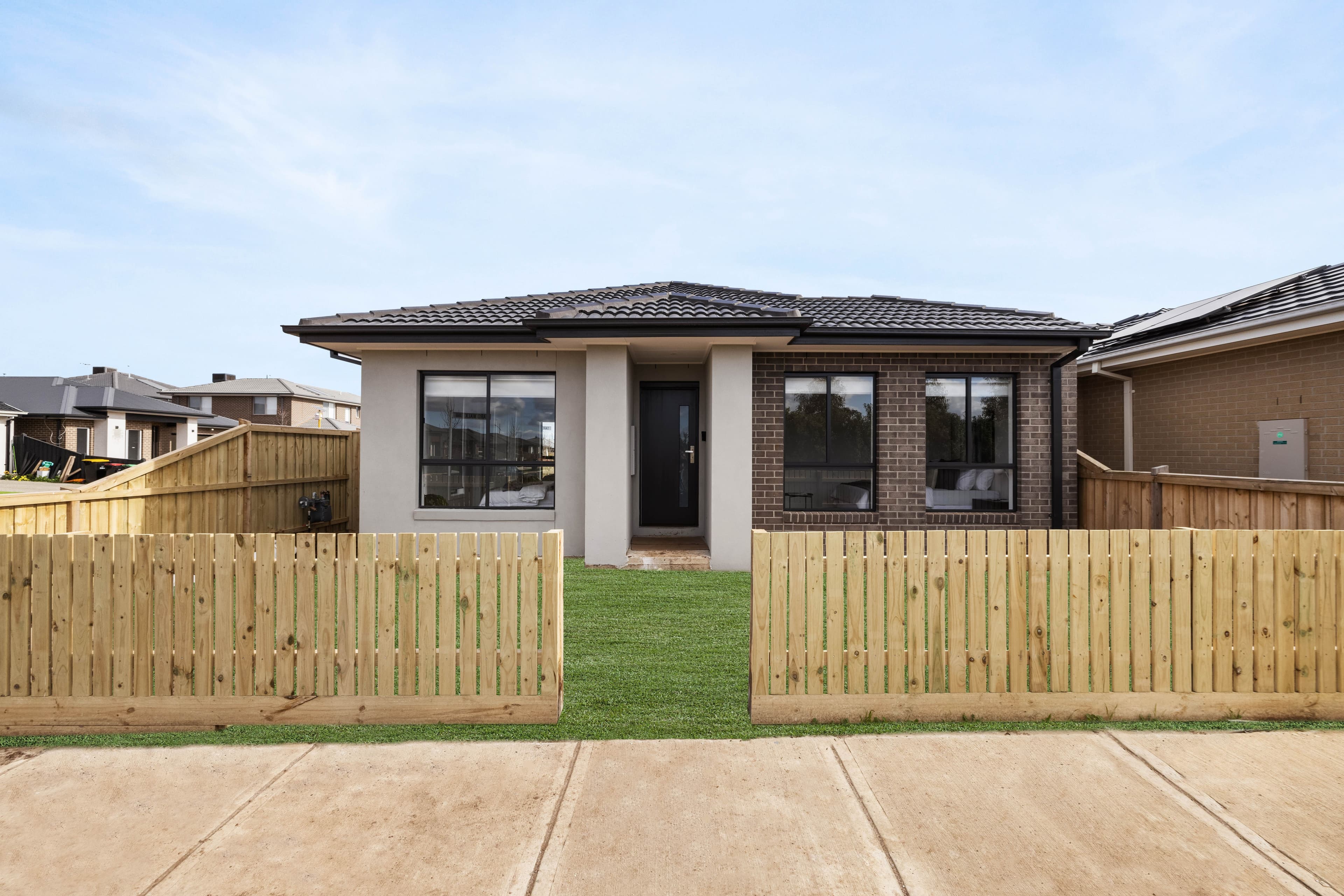 1 Taro Walk, Rockbank VIC 3335, Rockbank - Thumbnail 2