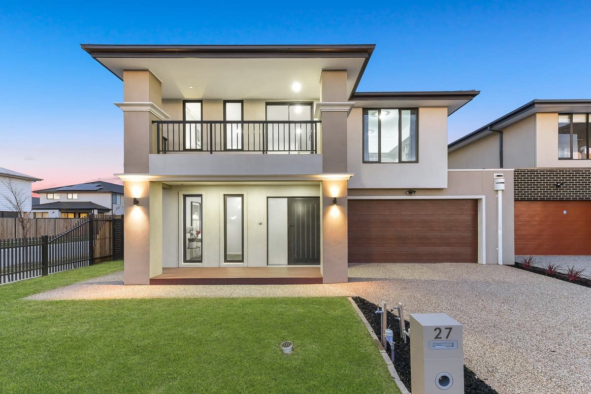 27 Crosswater Boulevard, Clyde North VIC 3978, Clyde North - Thumbnail 3