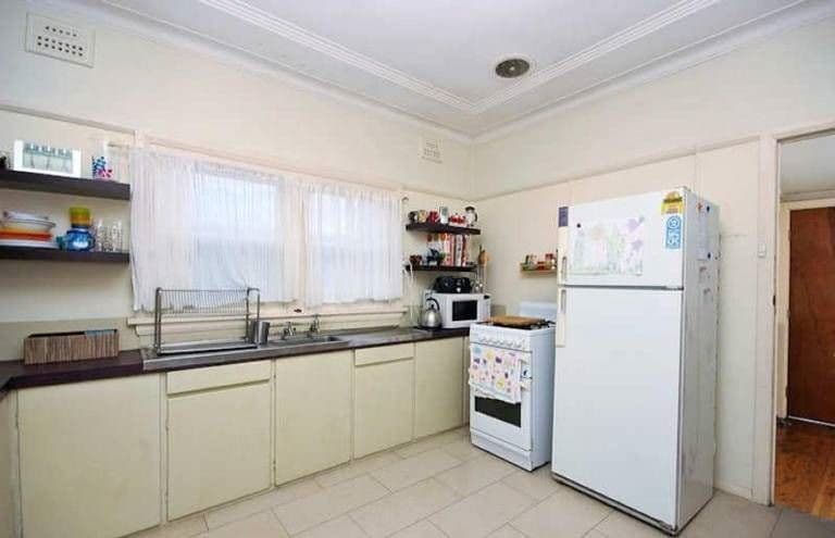 4 Lavender Avenue, PUNCHBOWL NSW 2196, Punchbowl - Thumbnail 3