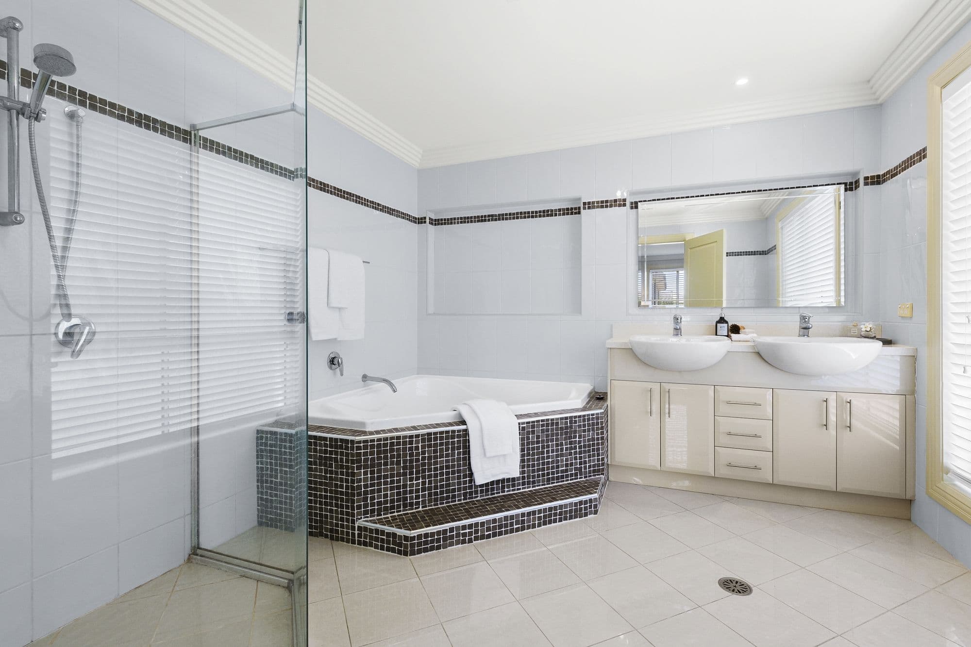 17 Pipersbrook Crescent, Bella Vista NSW 2153, Bella Vista - Thumbnail 8