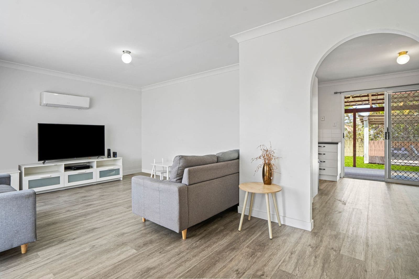 16 Myrtle Street, Waterford West QLD 4133, Waterford West - Thumbnail 2