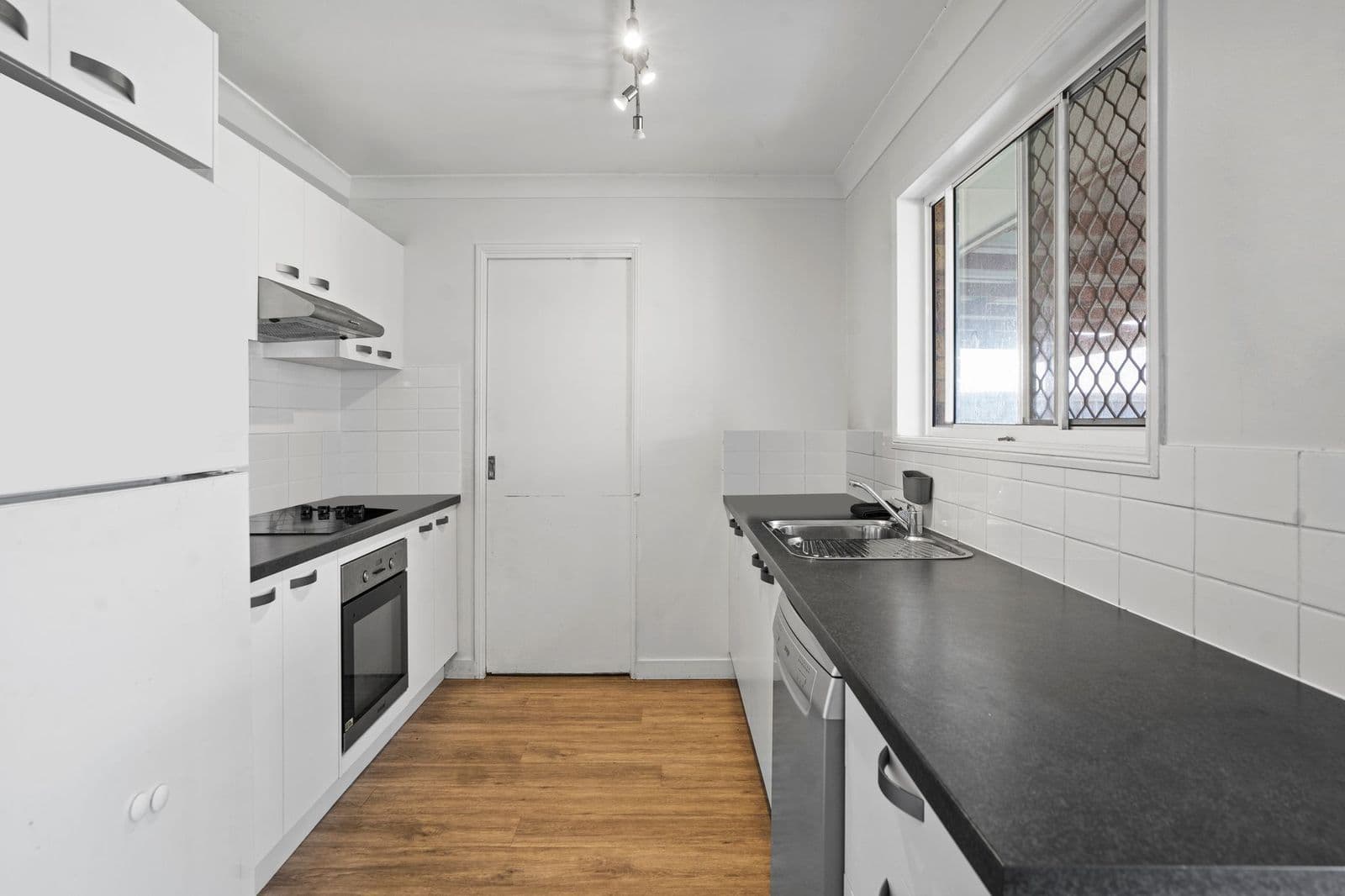 16 Myrtle Street, Waterford West QLD 4133, Waterford West - Thumbnail 4