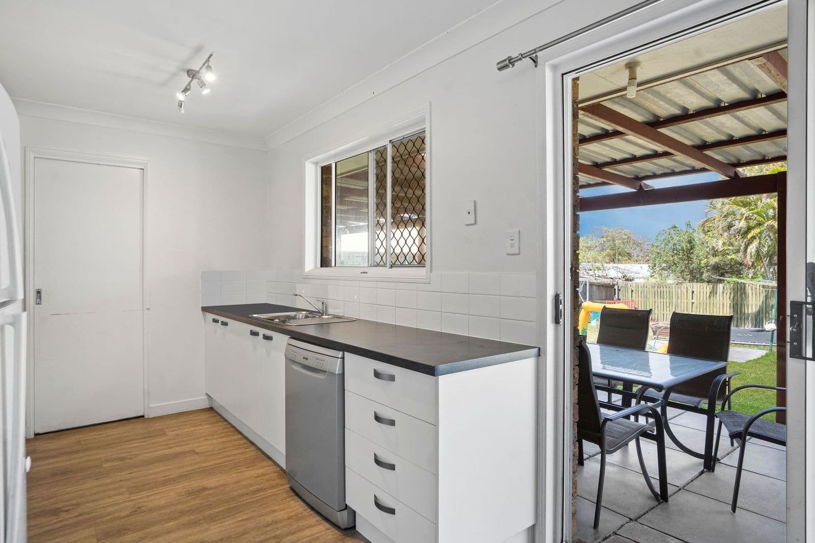 16 Myrtle Street, Waterford West QLD 4133, Waterford West - Thumbnail 5
