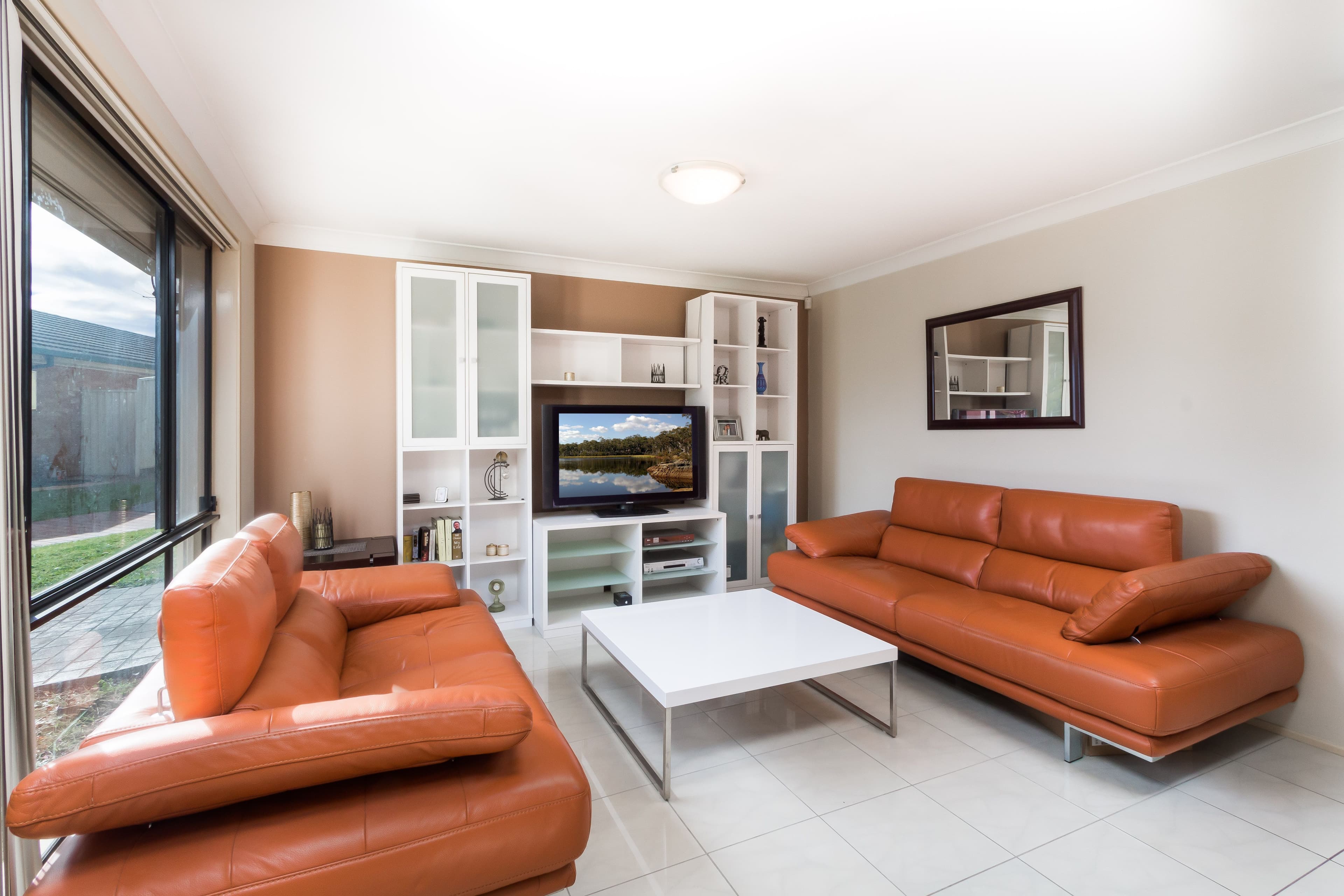 26 Appletree Grove, Oakhurst - Thumbnail 3