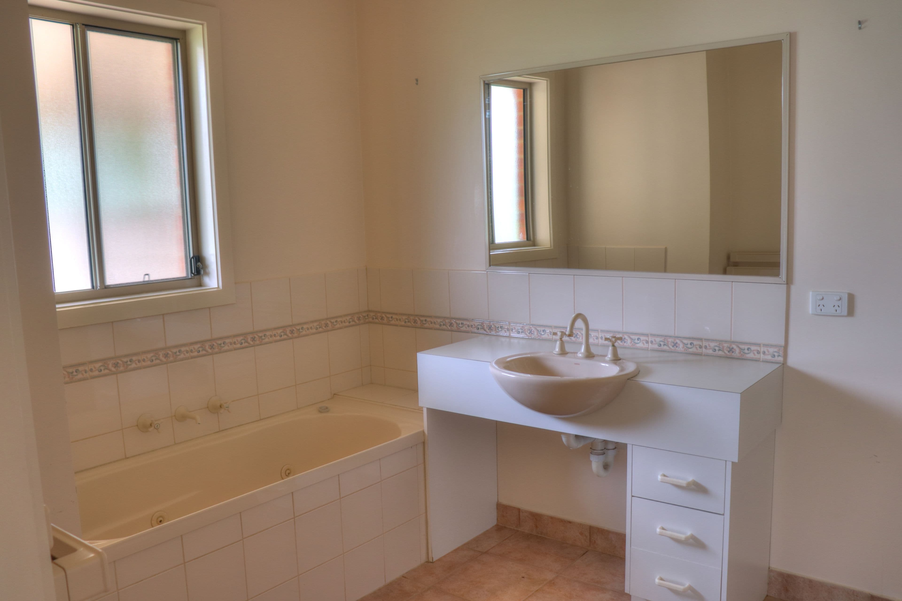 13-15 Baynes Street, Rochester VIC 3561, Rochester - Thumbnail 4