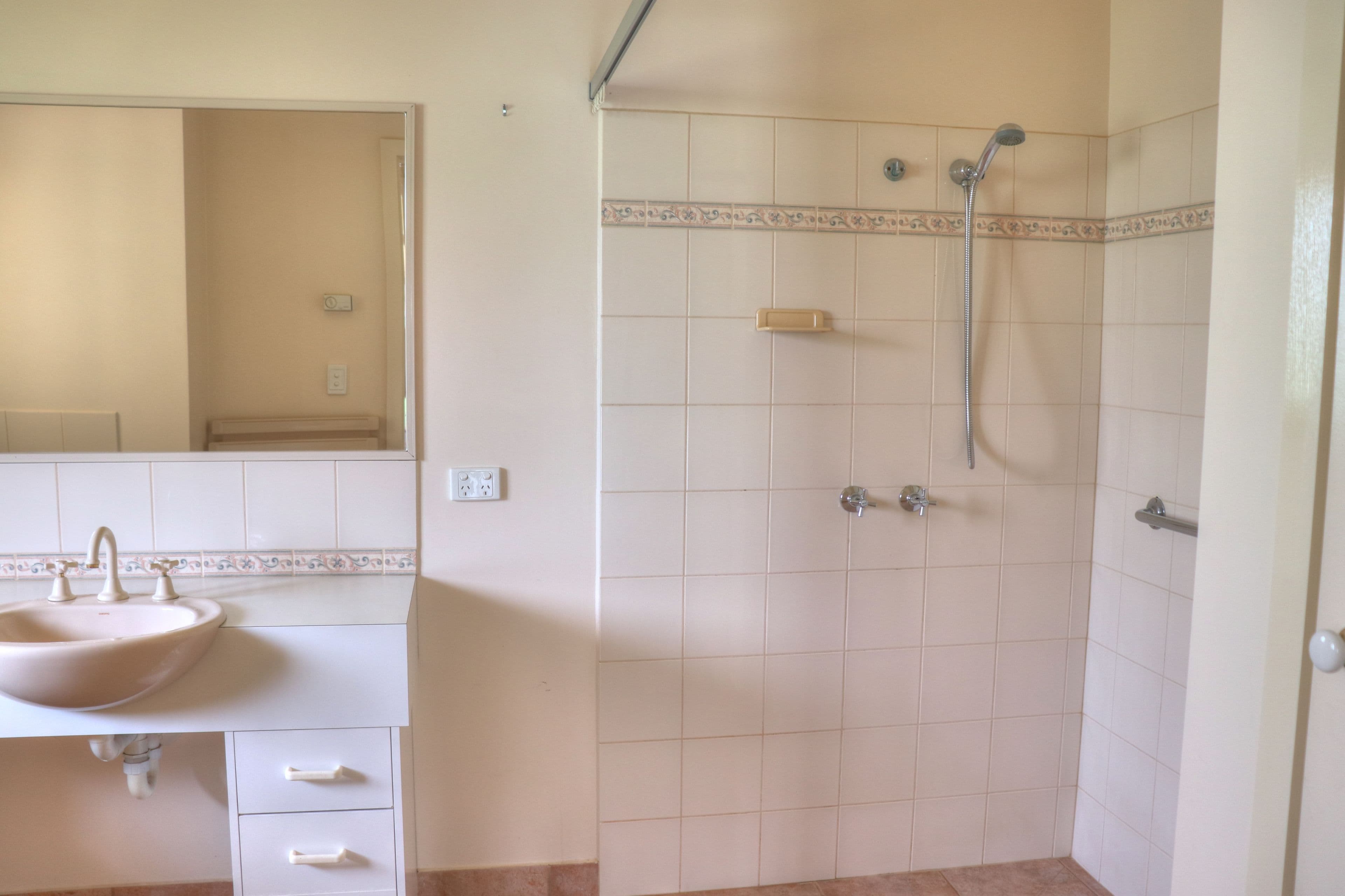 13-15 Baynes Street, Rochester VIC 3561, Rochester - Thumbnail 5