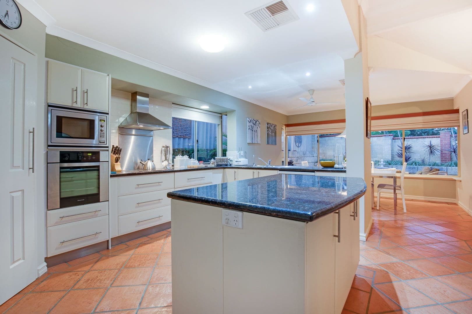 32 Warrener Gardens, Gwelup WA 6018, Gwelup - Thumbnail 6