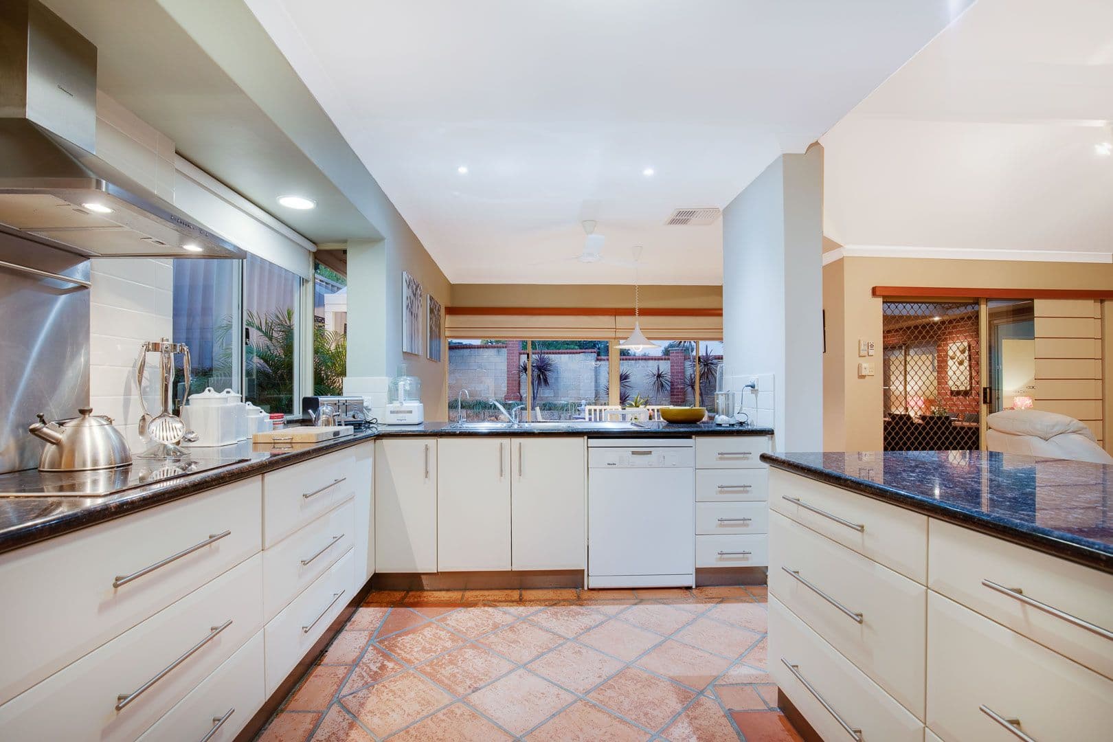 32 Warrener Gardens, Gwelup WA 6018, Gwelup - Thumbnail 7