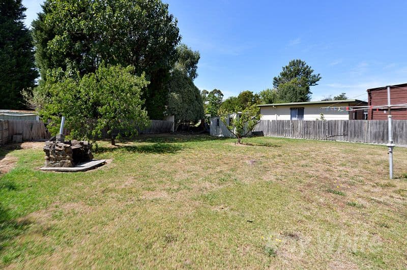 25 Linda Crescent, FERNTREE GULLY VIC 3156, Ferntree Gully - Thumbnail 2
