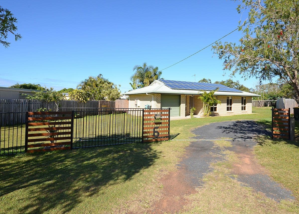 6 Capri Court, POINT VERNON QLD 4655, Point Vernon - Thumbnail 3