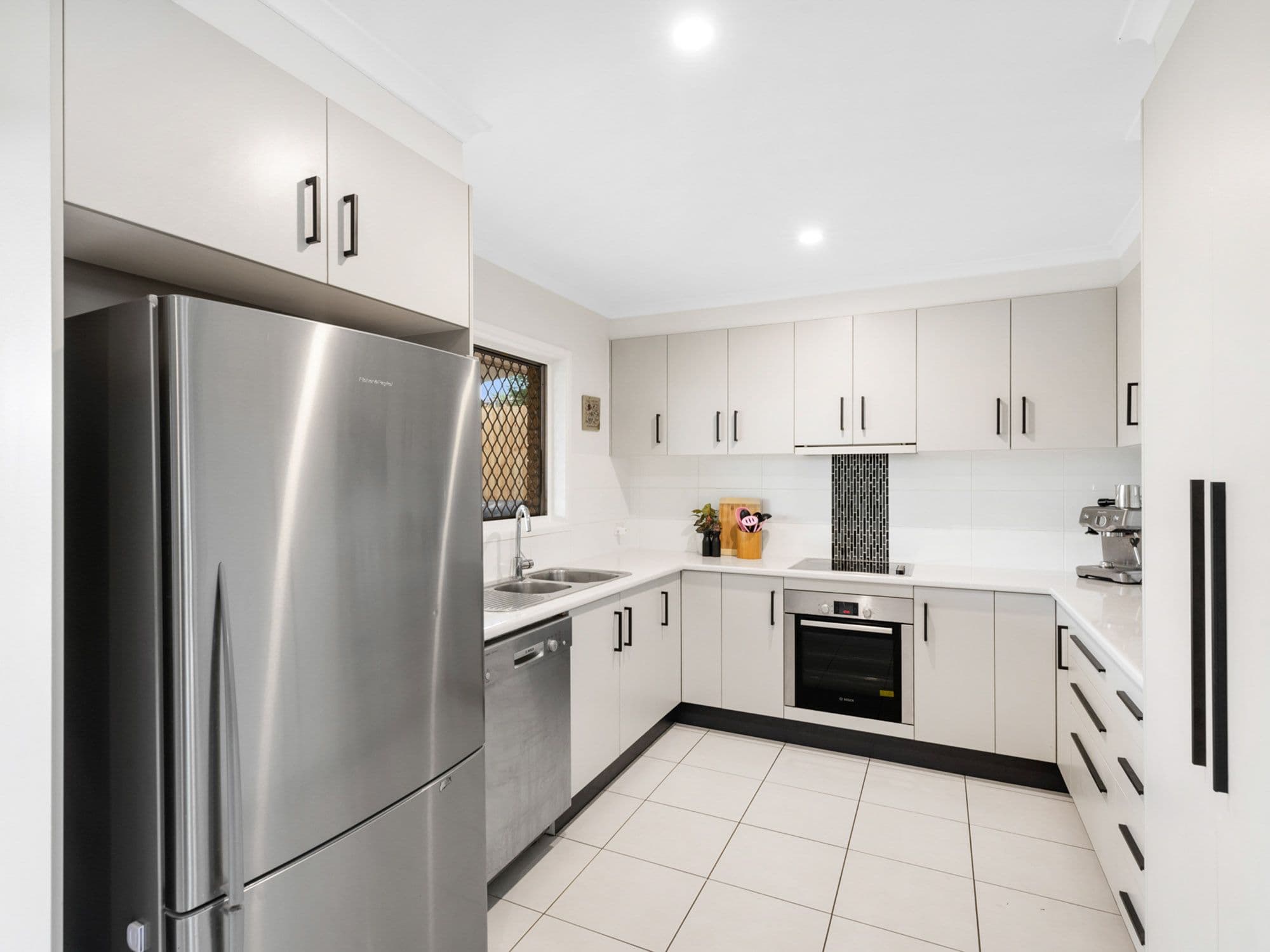 72 Greenmeadow Road, Mansfield QLD 4122, Mansfield - Thumbnail 4