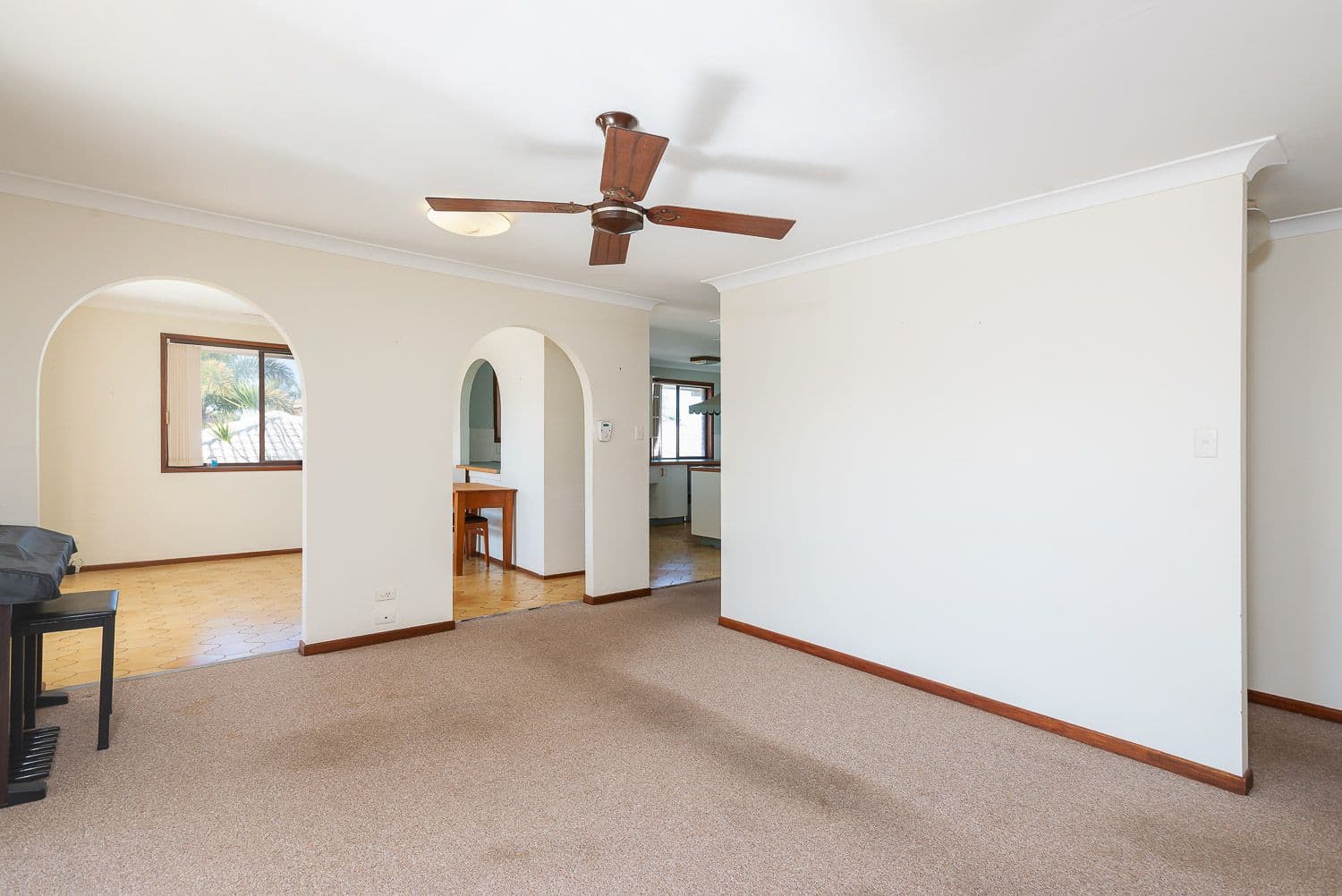 20 Hume Parade, Paradise Point QLD 4216, Paradise Point - Thumbnail 5