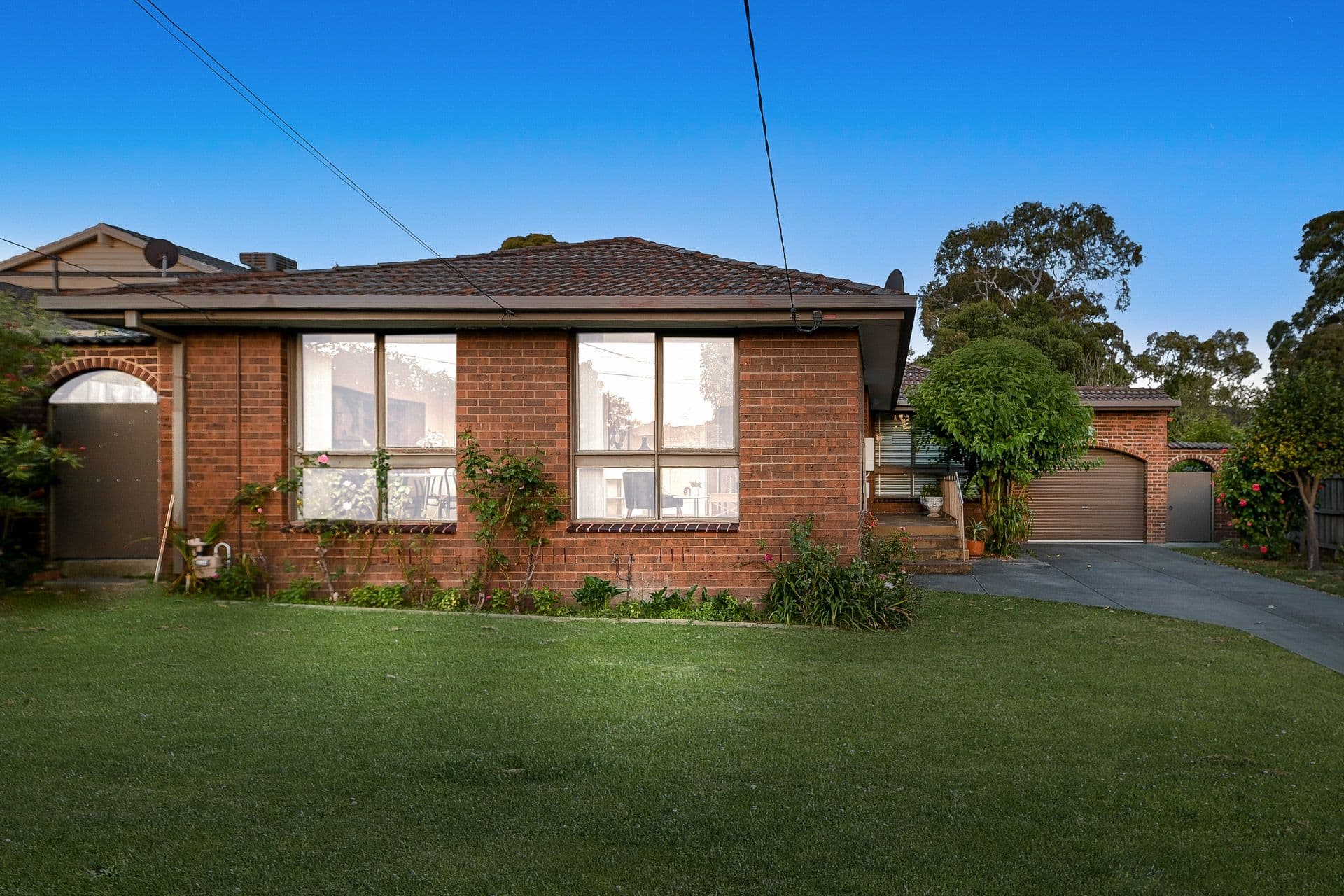 18 Huxley Avenue, Mulgrave VIC 3170, Mulgrave - Thumbnail 2