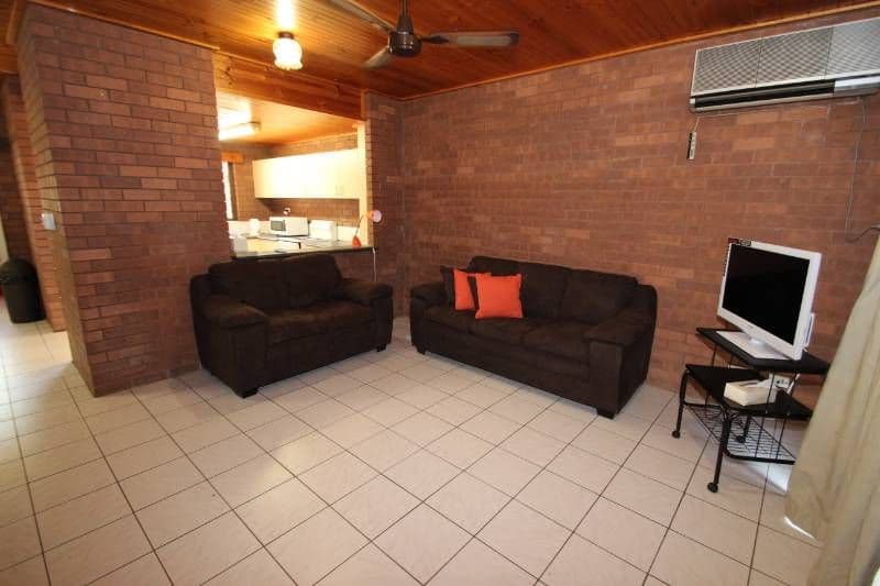 10 Victoria Highway, KATHERINE NT 0850, Katherine South - Thumbnail 2