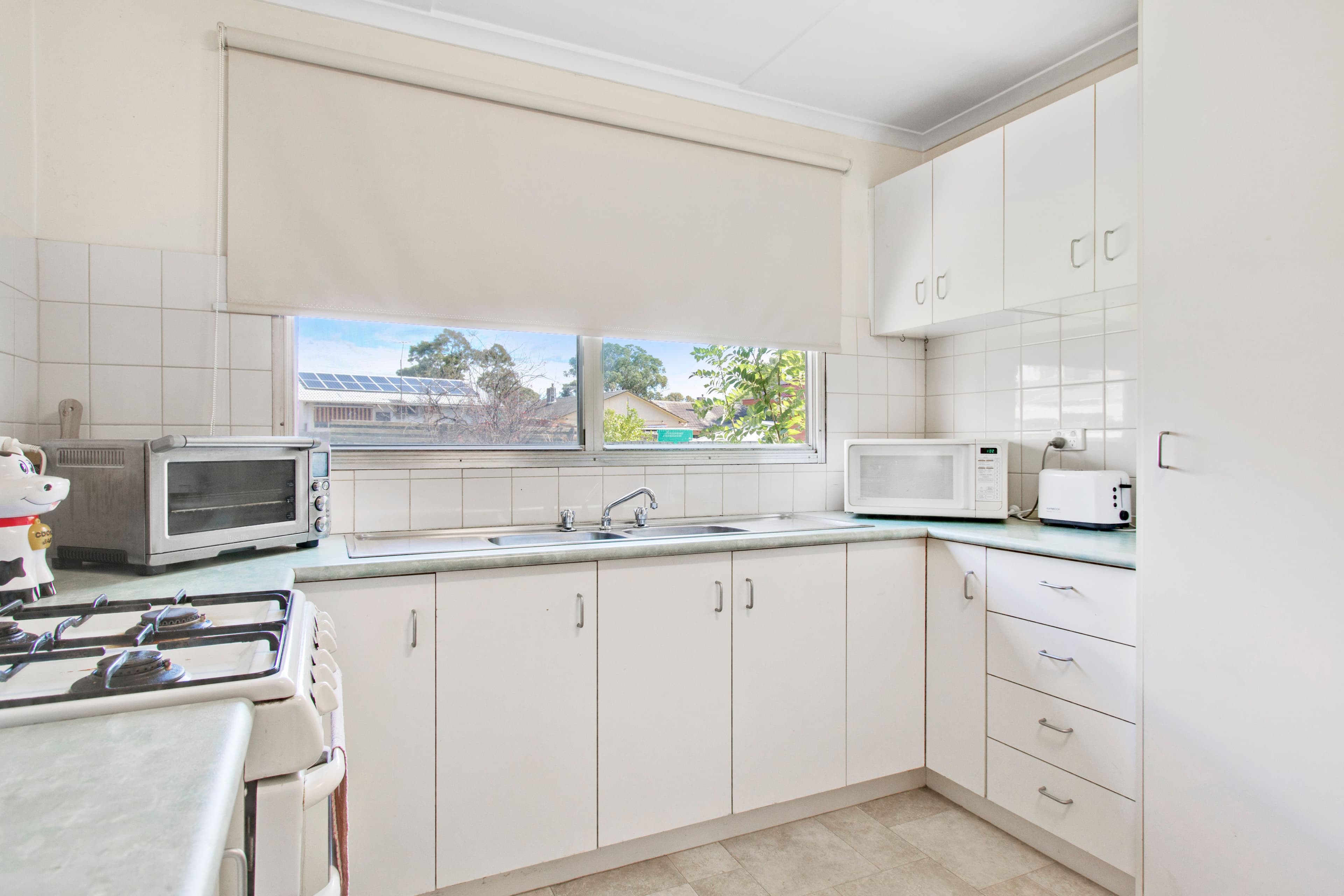 21 Laurina Crescent, Frankston North VIC 3200, Frankston North - Thumbnail 2