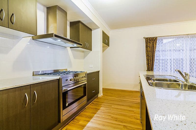 46 Connewara Crescent, Clyde North VIC 3978, Clyde North - Thumbnail 2